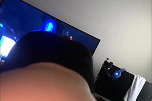 Thick juicy latina bubble butt in an intense exercise session