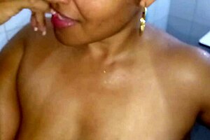 I hired a painter and we ended up fucking contrate un pintor y terminamos follando