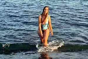 Anaduro12's Big Ass Horny On Public Beach