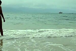 I met two hot guys on the beach and fucked them right there 😏