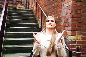 Honour gets hypnotized to flash in public outdoor setting