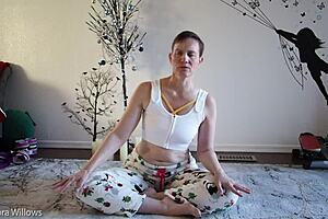 Yoga lesson turns into shaved ass worship with cute wife!