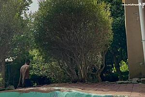 does mistress april dominate slave rose and the little man?