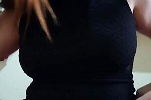 beating siririca with big pussy close to camera