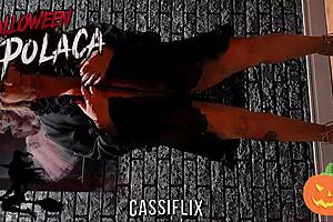 bruxinha safada gets hard cock in ass until she cums 😈