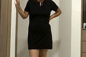 i come back from the beach all excitd and masturbaite in front of the hotel ownr, gettin a greaat cumshot in my pussy