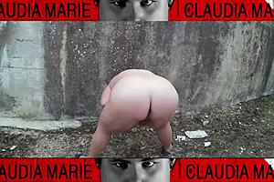 Impossible Positions To Eat Fat Woman's Pussy On The Street Until She Cums!