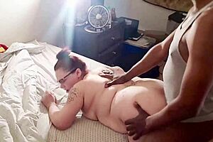 bbw gets quickie blowjob and deepthroat