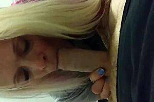 johnny gets some head from the blonde 😎