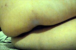 Italian milf's sexy slow-motion farts from her big ass drive you crazy