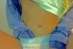 Hot Teen Plays Until She Cums