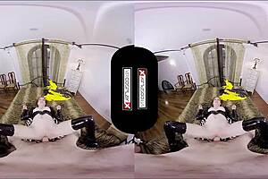 Batgirl Cosplay Slut Wants to Fuck You Silly in VR Goggles On
