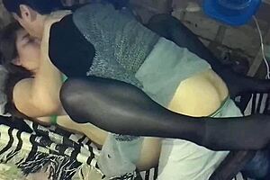 la puta de mi novia me pide que cogamos de misionero grabamos con el celular