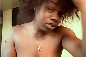 Stepsister sucks that big black cock! 😍