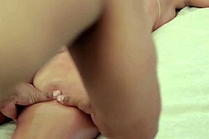 Does Lilith Scarlett get wet from Loupan's massage?