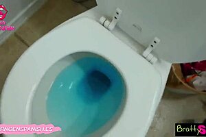 Follo A Mi Hermanastra Por Sorpresa - Subtitulado Español