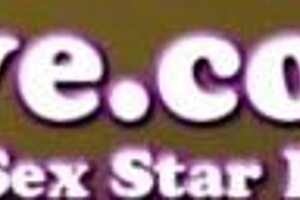 this underwater view shows me shaving my pussy 😊