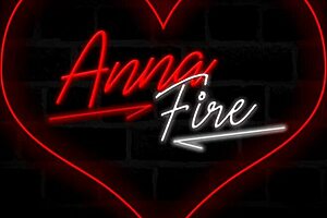 stepmom shows how to fuck her pussy