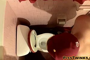 Twinks voyeur piss in toilet