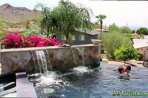 Man creampies cow in gay hentai, free video