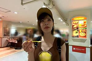 Ice Cream Shop Signboard Girl Attracts Interviews