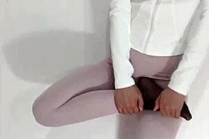 Siganjue-小少妇情趣睡衣开档黑丝袜疯狂自慰，没男人的滋味是真难受