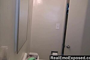 Daisy Cruiz Delivers Cock Sucking In Shower Routinely