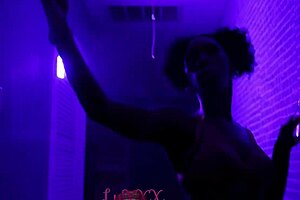 Goddess Luxxx28 Spreads Pussy with Toys