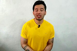 Joven Twink Penetra al Señor Taquero en Bodega a Pelo