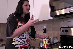 Angelina Castro and Katana Kombat tease your small penis over coffee