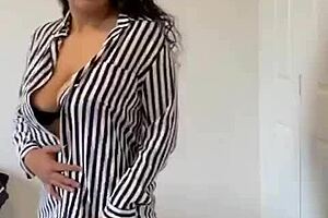 Young spanish teen shows off her ass and boobs in homemade video 😘