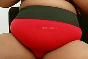 Delhi chubby girl showing big tits and sexy body?