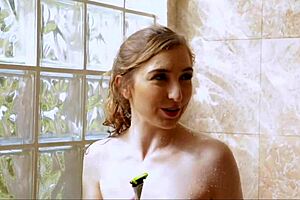 Stepsiblings secretly fuck in bathroom threesome