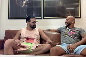 Dyke Babe Scissoring With Straight Bff