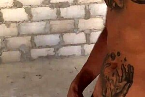 The tipper, enchanted by my wife, pleases me unknowingly in this interactive session