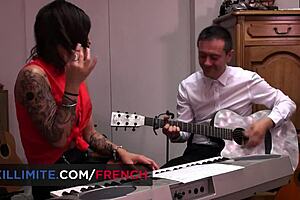 Nikita Bellucci Takes It Deep in the Ass!