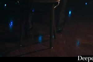 mia melano shows off her deep skills on stage