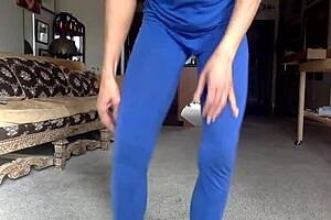 Ebony MILF Teases with Nipple Licks!