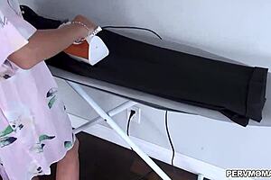 hot stepmom dropped down to suck me off