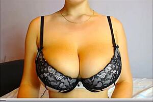 Blonde webcam model chats live