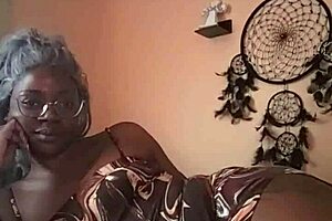 Nae In Bed Playing With Her Twat