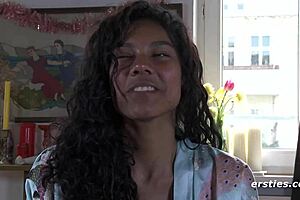 Sweet Ebony Amateur Enjoys Outdoor Solo Activity