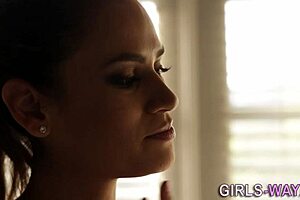 Oiled Lesbian Tribbing Sensation