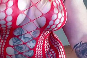 Intriguing Fingering Scene With Curvy Woman