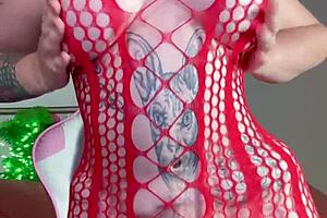 Intriguing Fingering Scene With Curvy Woman