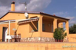 Hey guys, let's get to know each other at the gay resort.