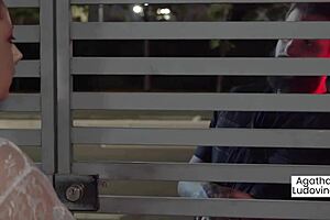 policial invade festa e flagra novinhas transando com deepthroat