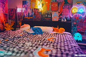 Little cosplayer fingers herself on webcam