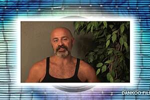 Hey guys, let's get to know each other at the gay resort.