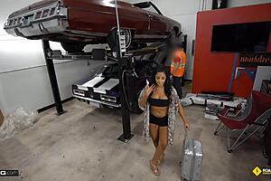 thick latina stripper bends over for roadside blowjob!! 😏